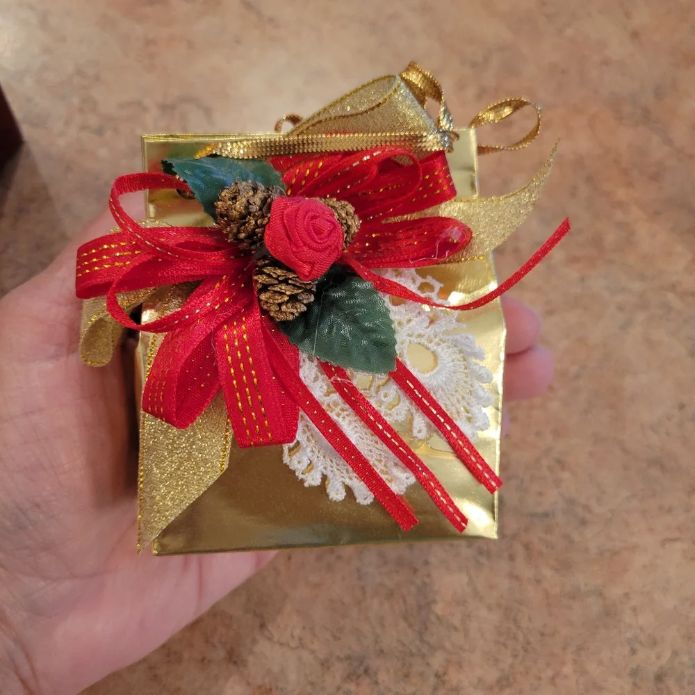 San Francisco Music Box Company 1996 Gift Bag Christmas Music Box